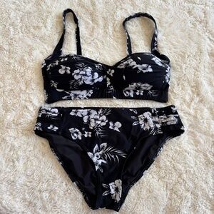 NipTuck Swim Bikini Set Suit Top Bottom Black White Floral Flowers Women Size 8